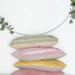 La broderie de Cilaos. La housse de coussin rectangulaire