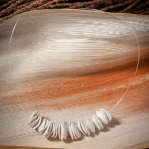 Le collier. "Pétales"