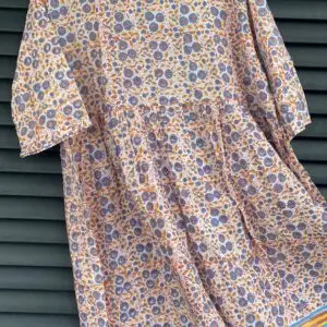 Le vêtement. La robe "Louise" orange et bleu