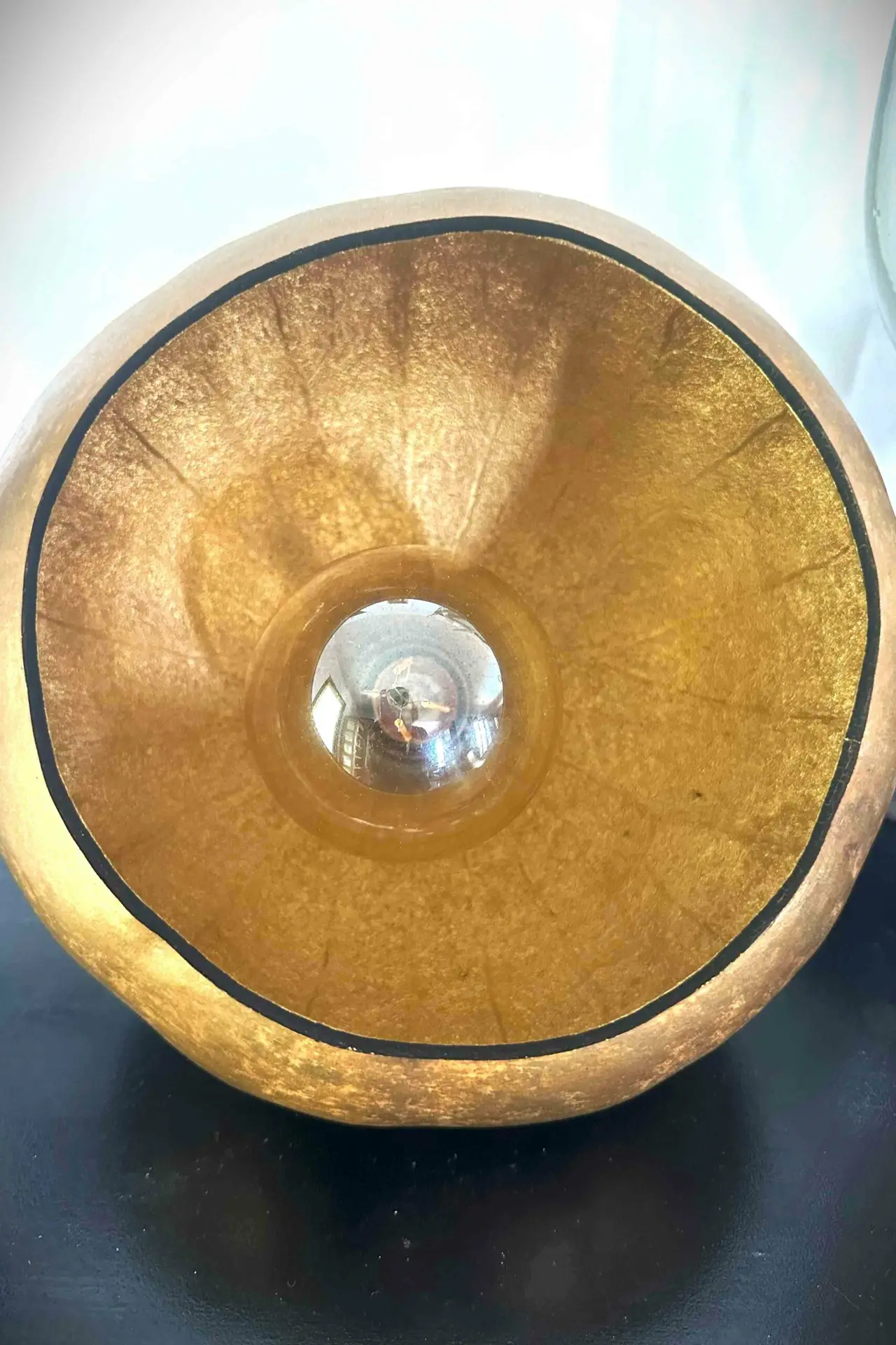 La calebasse. La lampe baladeuse patiné doré – Image 5